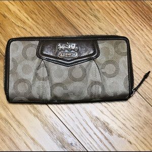 Coach Ashley Dotted Op Art Accordion Zip Wallet